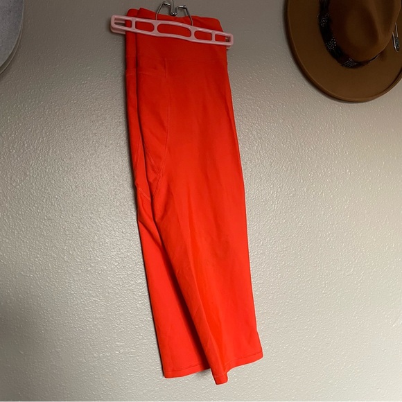 Women’s Old Navy Active Go-Dry High-rise Electric Orange Yoga Leggings - BRIGHT - Picture 2 of 9